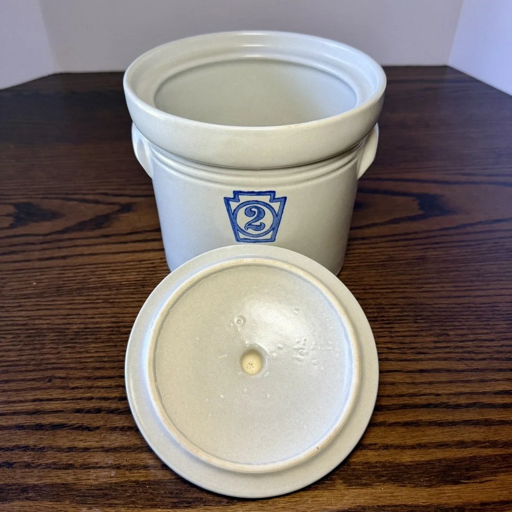 VTG Pfaltzgraff Yorktown Keystone Blue #2 Canister Crock Storage Jar Excellent